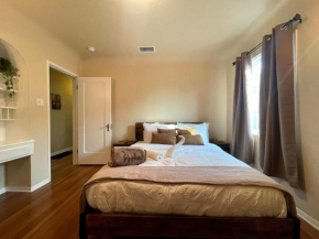 Rustic 3BR 2BA LA Home Near LAX